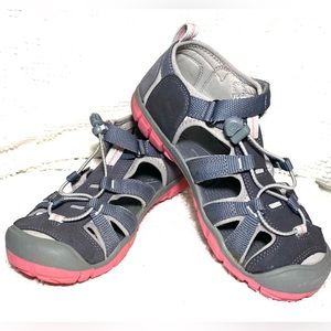 Like New KEEN Unisex-Child Seacamp 2 CNX Closed Toe Sandal Little Kids Size 5